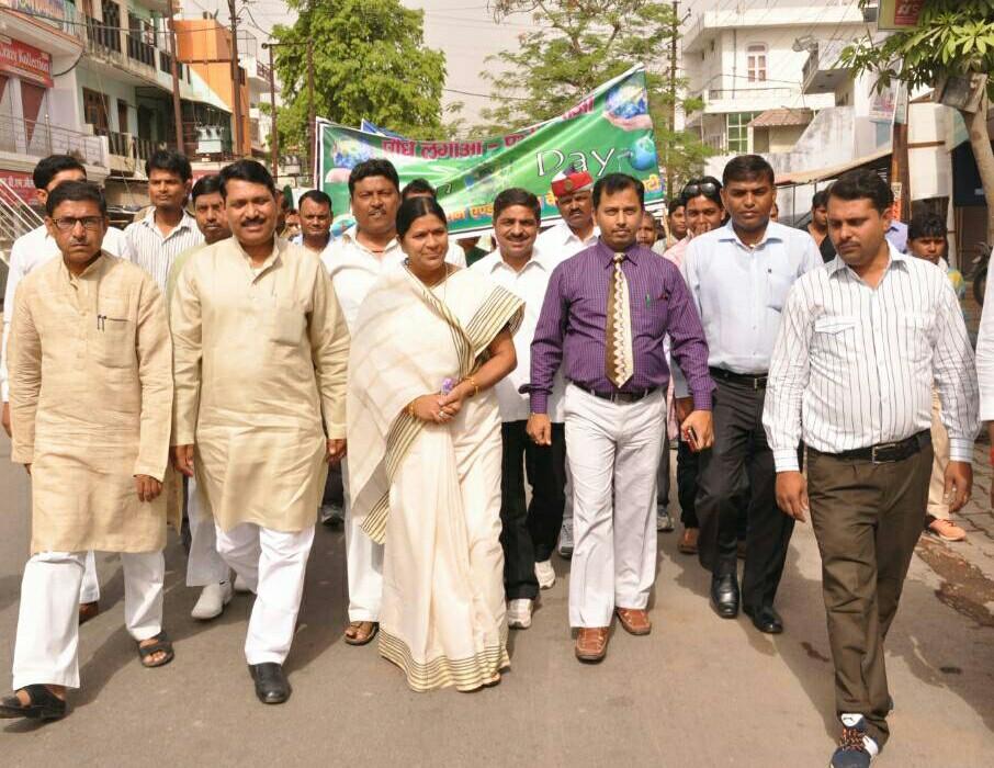 Plantation activity with students